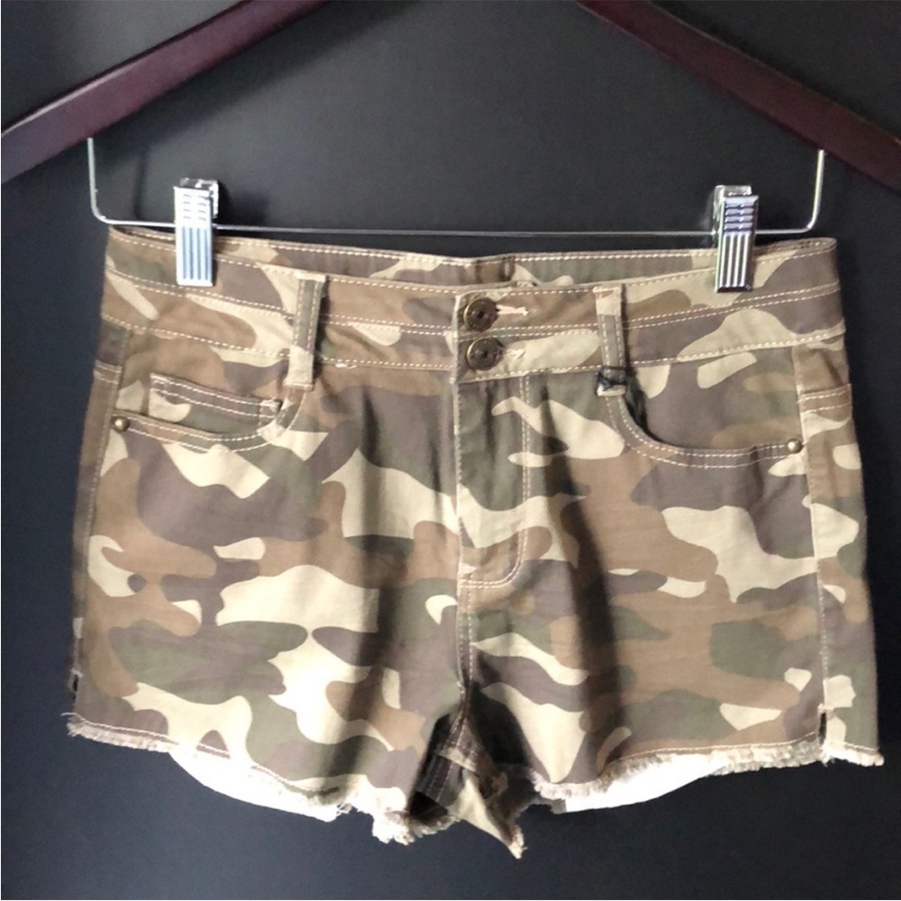Vanilla Star Green and Brown Cargo Shorts Classic Camo Style